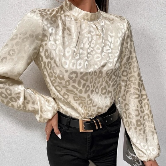 Boho cream jacquard satin  leopard print mock neck blouse - Picture 7 of 8